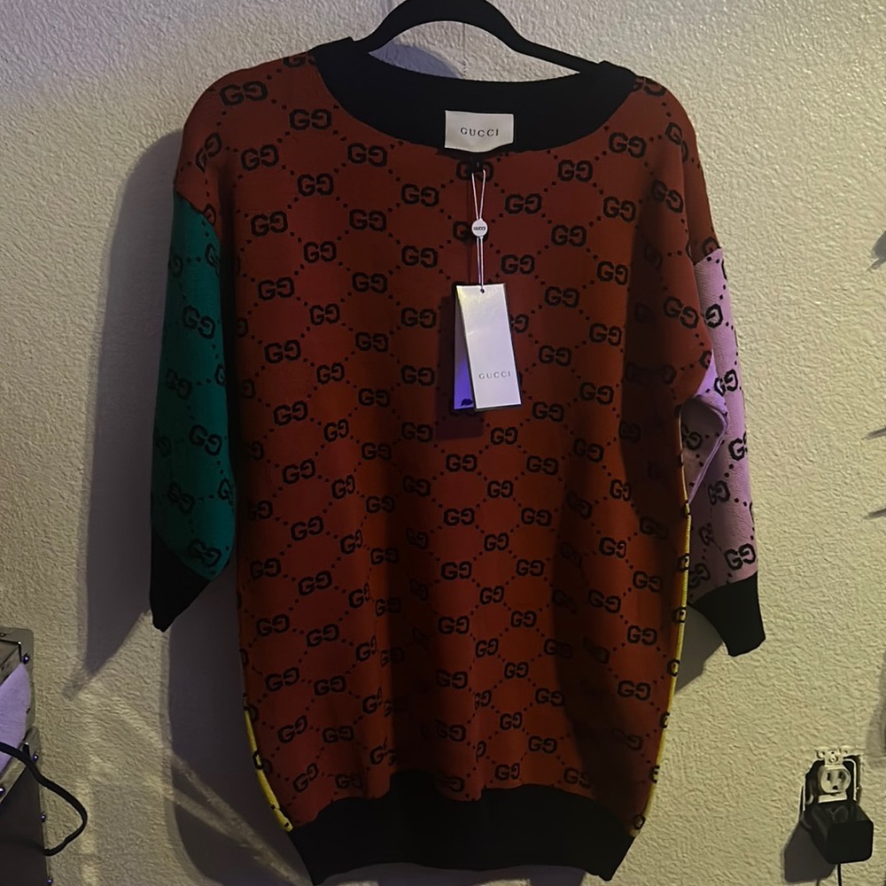 It’s a small but it fits like a medium